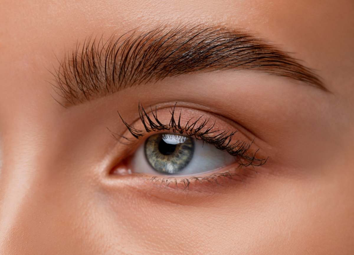 Qué es el laminado de cejas? Cejas perfectas y con volumen